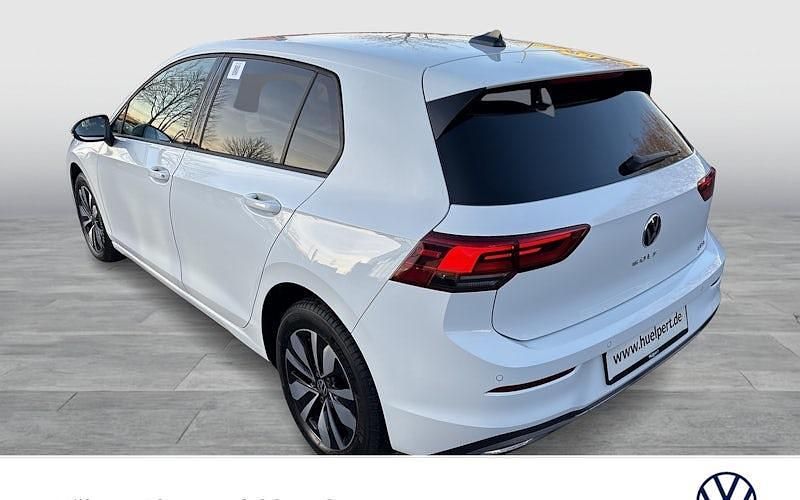 Gebraucht VW Golf VIII Move 110 PS (80 kW) 2023 Weiß Limousine
