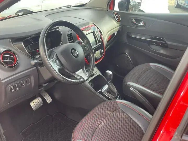 Gebraucht Renault Captur XMOD 118 PS (86 kW) 2016 Rouge nnp + noir gne SUV