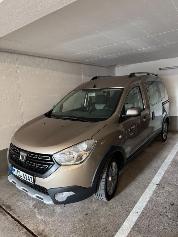 Beige Gebraucht 2020 Dacia Dokker Stepway Van | 16.900 € (Fairer Preis) - Bild 1/4