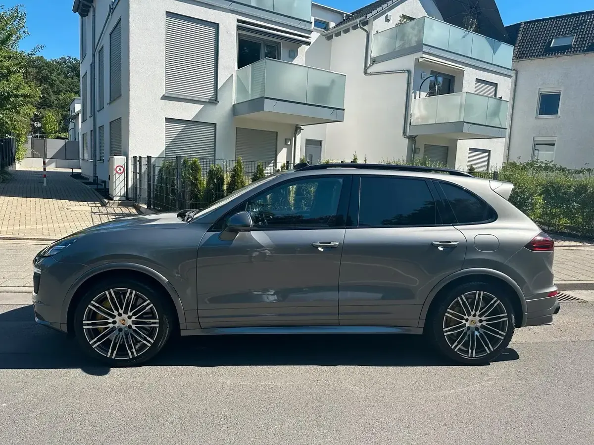 Gebraucht Porsche Cayenne S E-Hybrid 333 PS (244 kW) 2017 Grau SUV