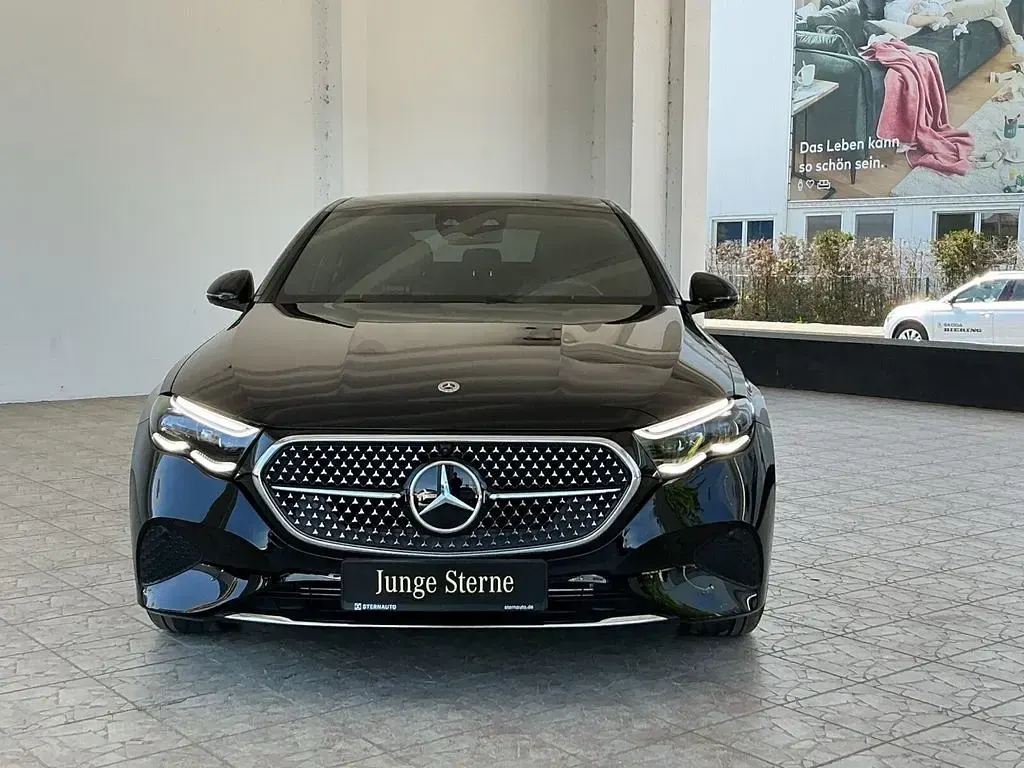 Gebraucht Mercedes E200 Avantgarde 204 PS (150 kW) 2025 Unilack schwarz Limousine