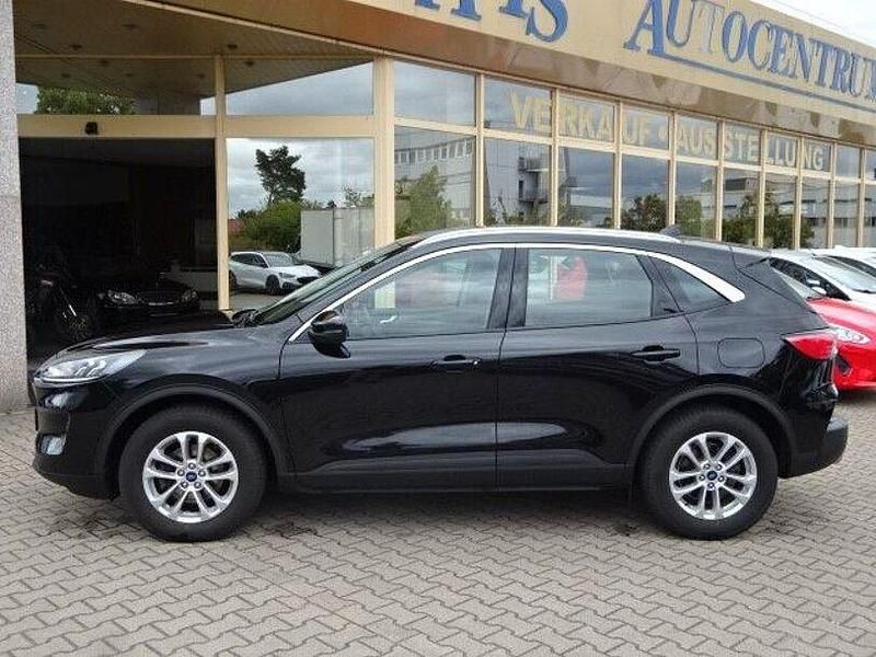 Gebraucht Ford Kuga Titanium 120 PS (88 kW) 2020 Obsidianschwarz metallic SUV