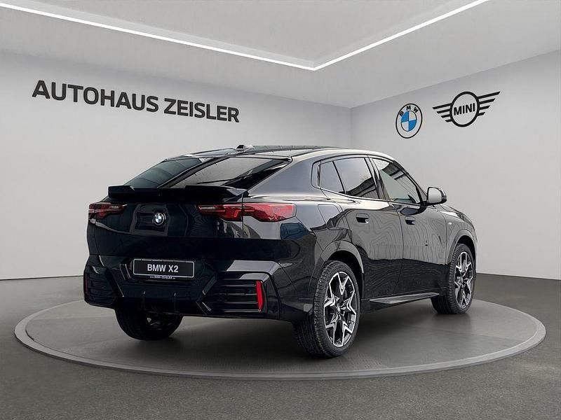 Neu BMW X2 Performance 170 PS (125 kW) 2025 Saphirschwarz SUV