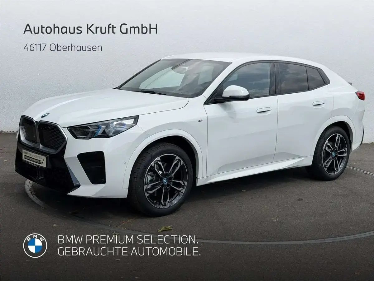 Gebraucht BMW iX2 M Sport 225 kW (306 PS) 2025 Alpinweiss iii SUV