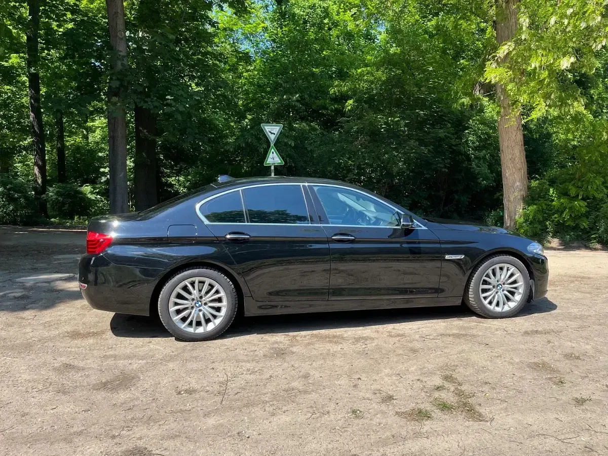 Gebraucht BMW 530 Luxury Line 258 PS (189 kW) 2014 Schwarz Limousine