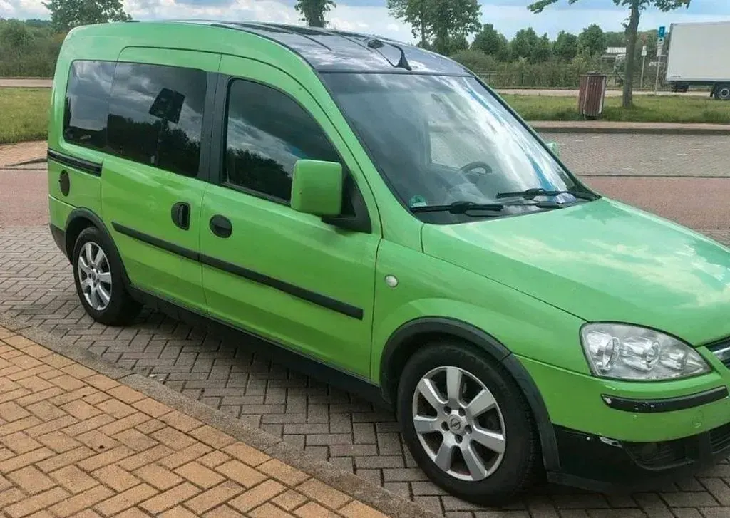 Gebraucht Opel Combo Edition 101 PS (74 kW) 2009 Grün Van / Kleinbus
