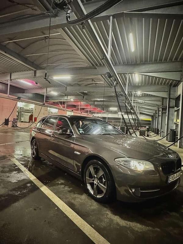 Gebraucht BMW 530 258 PS (189 kW) 2014 Kombi