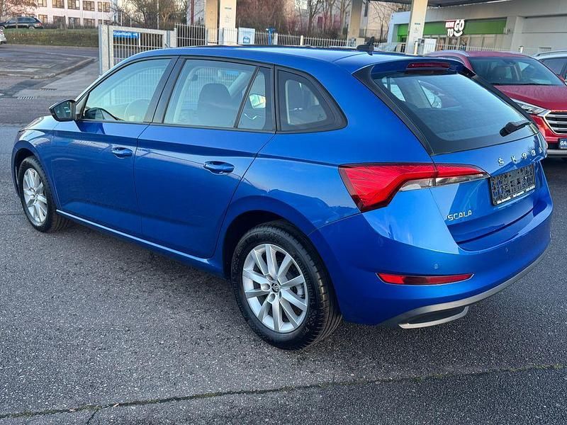 Gebraucht Skoda Scala Ambition 150 PS (110 kW) 2020 Blau Kleinwagen