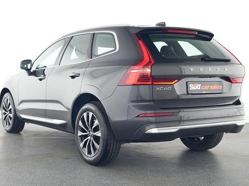 Gebraucht Volvo XC60 Plus 197 PS (144 kW) 2022 Grau SUV