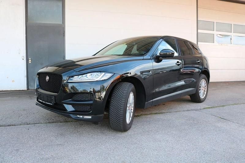 Schwarz Gebraucht 2018 Jaguar F-Pace Prestige SUV | 15.790 € - Bild 1/4