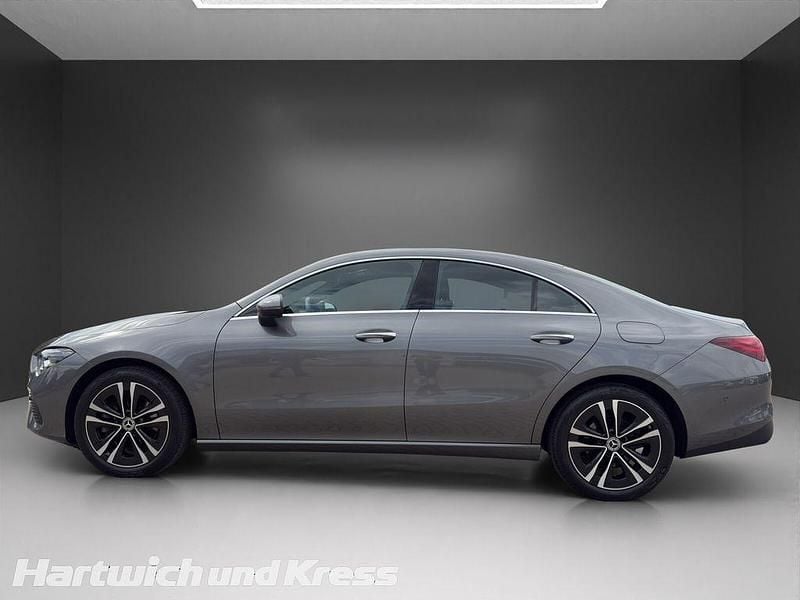 Gebraucht Mercedes CLA220 Advanced 190 PS (139 kW) 2024 Mountaingrau  met. Limousine