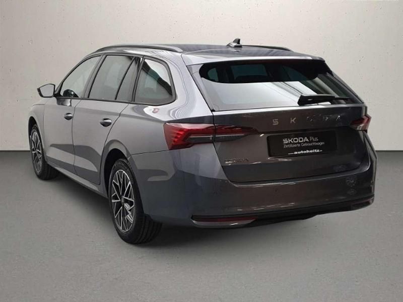 Neu Skoda Octavia Selection 116 PS (85 kW) 2025 Graphitegrau metallic Kombi
