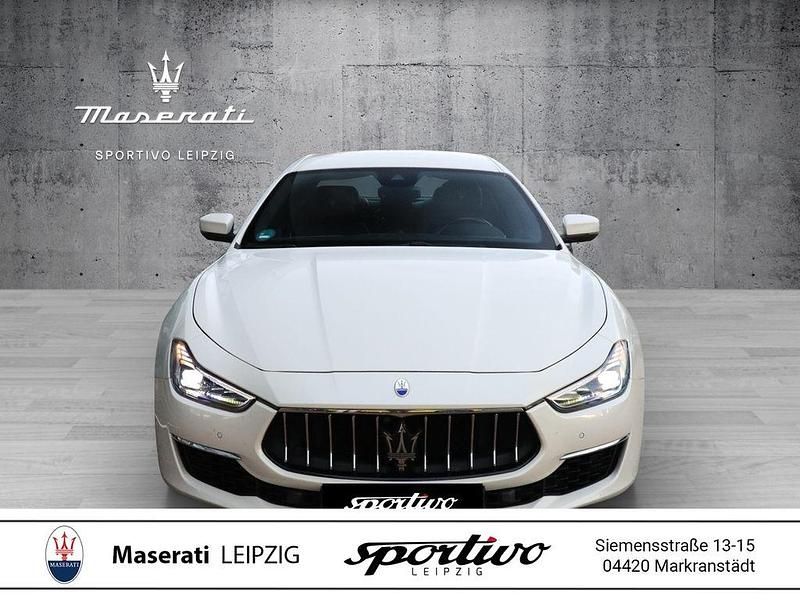 Weiß Gebraucht 2018 Maserati Ghibli GranLusso Coupé | 42.717 € - Bild 1/4