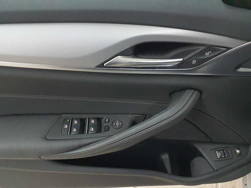 Gebraucht BMW 530e Sport Line 184 PS (135 kW) 2022 Alpinweiß Kombi