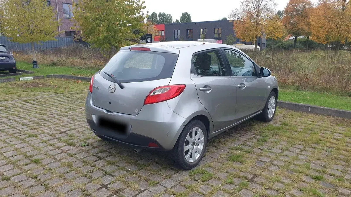 Gebraucht Mazda 2 75 PS (55 kW) 2011 Grau Kleinwagen