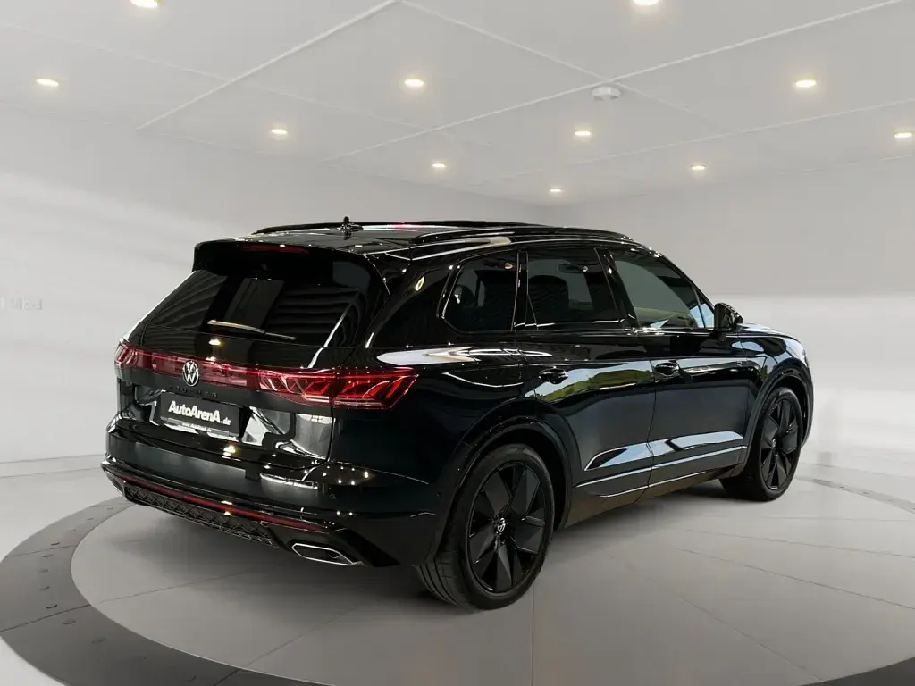 Gebraucht VW Touareg R-line 286 PS (210 kW) 2025 Grenadillschwarz metallic SUV