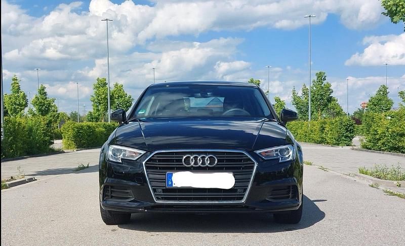 Schwarz Gebraucht 2020 Audi A3 Limousine | 15.900 € (Guter Preis) - Bild 1/4