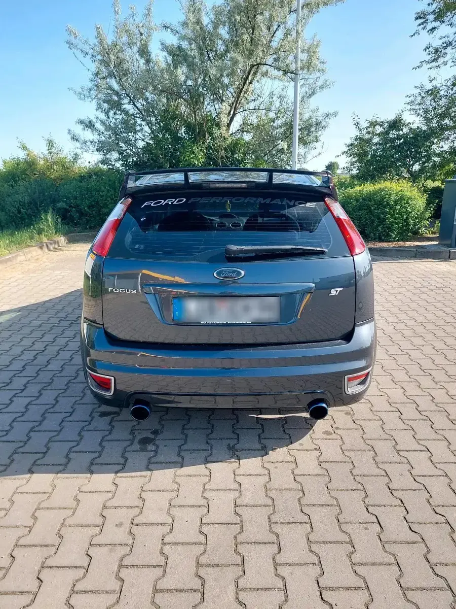 Gebraucht Ford Focus ST 225 PS (165 kW) 2005 Grau Limousine