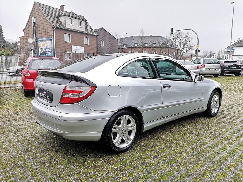 Gebraucht Mercedes C160 122 PS (89 kW) 2005 Iridiumsilber  metalliclack Coupé
