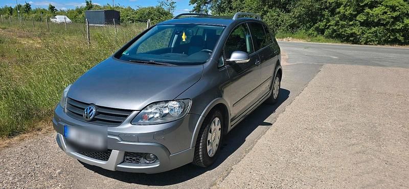 Grau Gebraucht 2007 VW Golf Plus Cross Van / Kleinbus | 5.555 € (Fairer Preis) - Bild 1/4