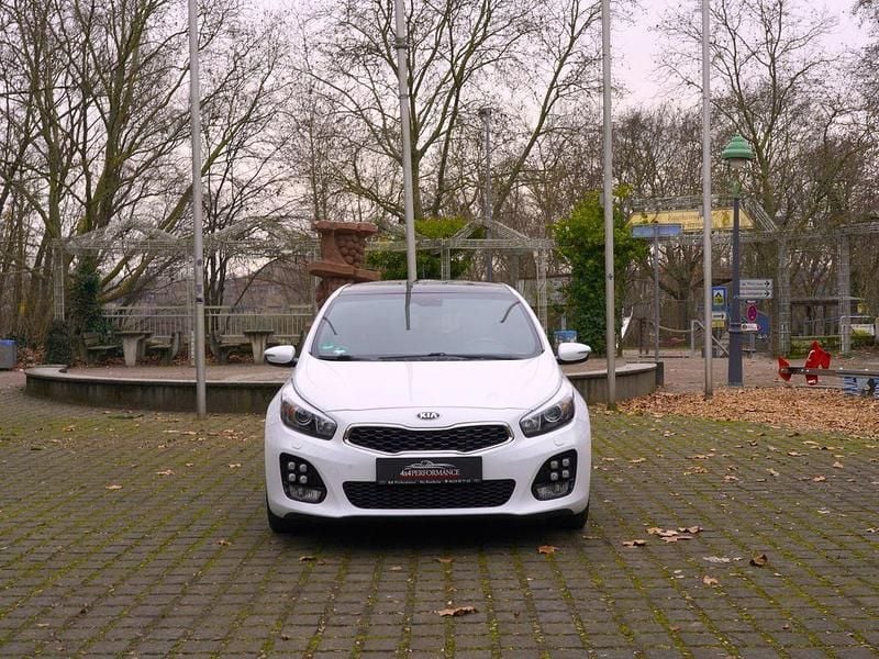 Gebraucht Kia Ceed GT-Line 136 PS (100 kW) 2015 Weiß Kleinwagen
