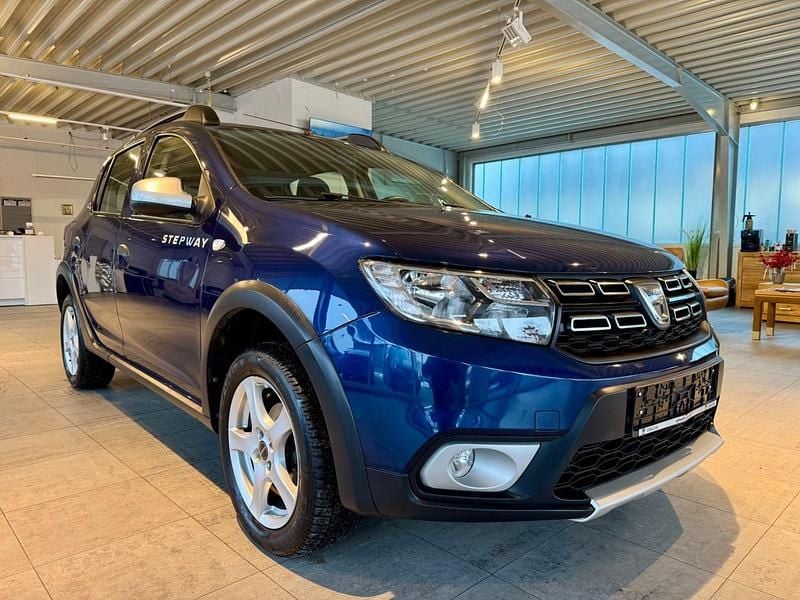 Gebraucht Dacia Sandero Stepway Ambiance 90 PS (66 kW) 2018 Blau Kleinwagen
