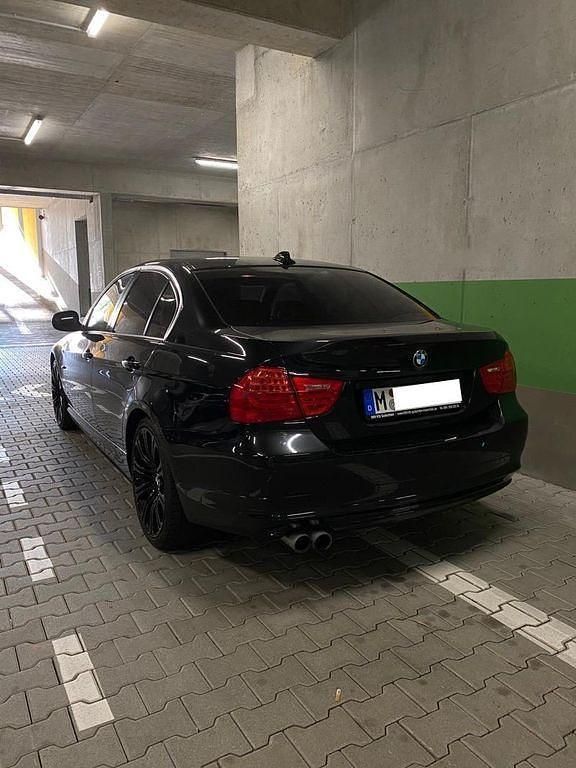 Gebraucht BMW 325 Performance 204 PS (150 kW) 2010 Schwarz Limousine