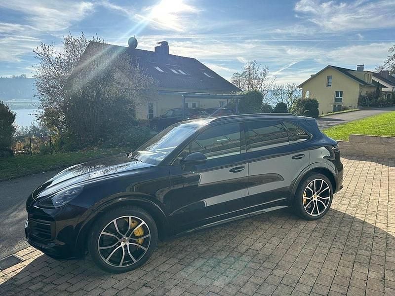Schwarz Gebraucht 2019 Porsche Cayenne Turbo SUV | 68.000 € (Superpreis) - Bild 1/4