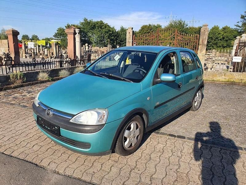 Grün Gebraucht 2003 Opel Corsa Njoy Limousine | 1.399 € (Fairer Preis) - Bild 1/4