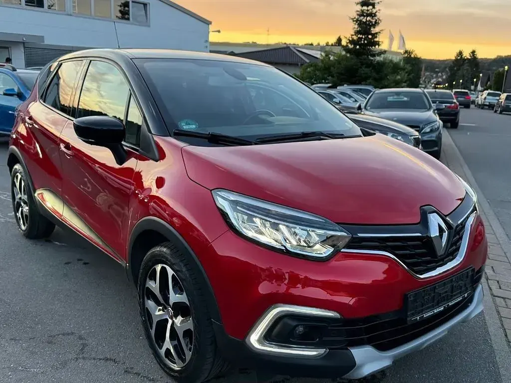 Gebraucht Renault Captur Collection 131 PS (96 kW) 2019 Rot SUV