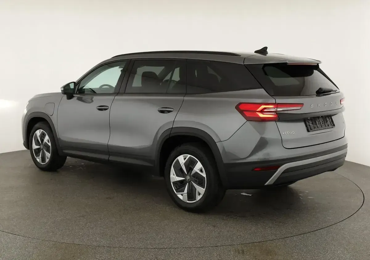 Neu Skoda Kodiaq Selection 204 PS (150 kW) 2026 Stahl grau SUV