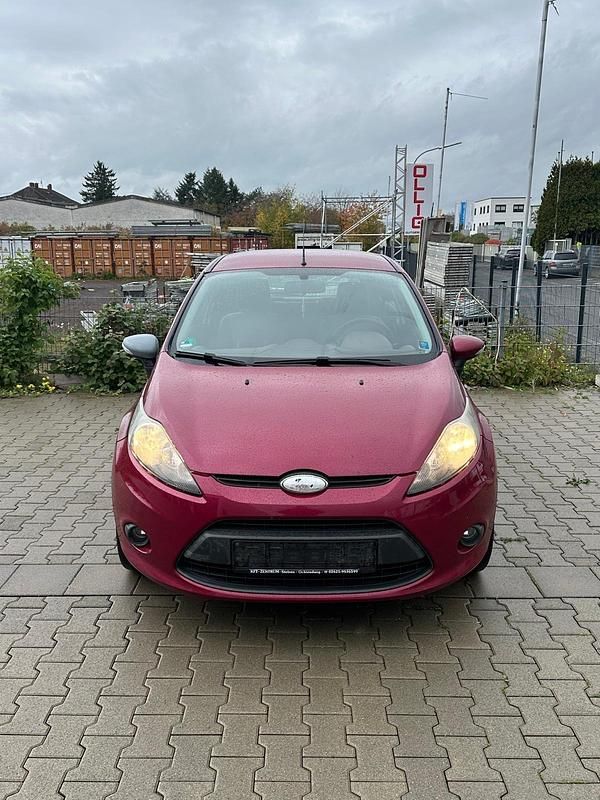Rot Gebraucht 2008 Ford Fiesta Kleinwagen | 2.100 € (Fairer Preis) - Bild 1/4