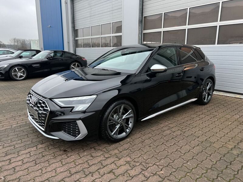 Mythosschwarz metallic Gebraucht 2022 Audi S3 Sport Limousine | 51.800 € - Bild 1/4