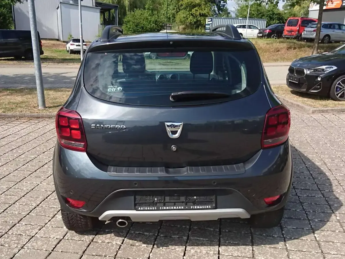 Gebraucht Dacia Sandero Comfort 90 PS (66 kW) 2017 Grau Kleinwagen