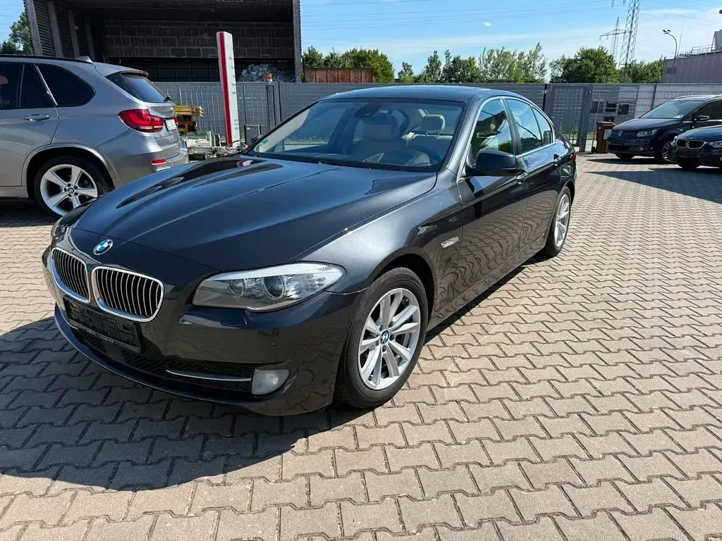 Gebraucht BMW 535 Sport Line 313 PS (230 kW) 2012 Grau Limousine