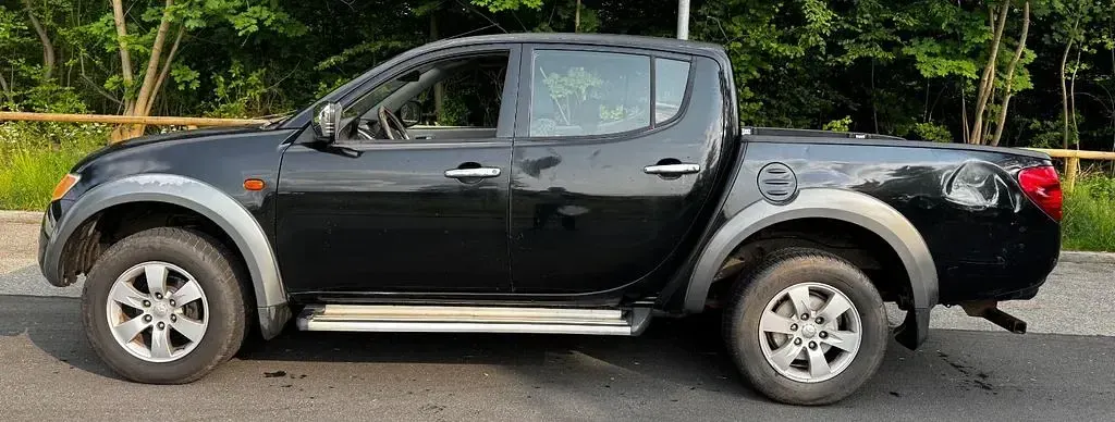 Gebraucht Mitsubishi L200 Intense 136 PS (100 kW) 2006 Schwarz Pickup
