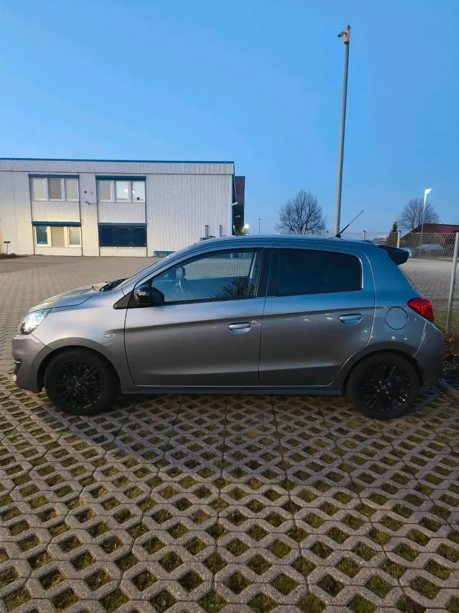 Gebraucht Mitsubishi Space Star 80 PS (58 kW) 2020 Grau Kleinwagen