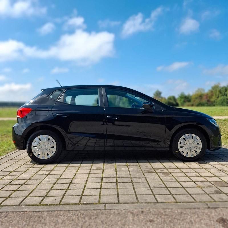 Schwarz Gebraucht 2018 Seat Ibiza Reference Kleinwagen | 9.500 € (Guter Preis) - Bild 1/4