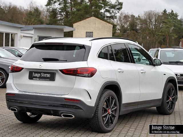 Gebraucht Mercedes GLA250 AMG Edition 1 160 PS (117 kW) 2020 Weiß SUV