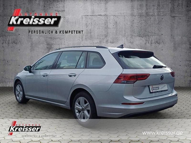 Gebraucht VW Golf VIII Life 131 PS (96 kW) 2024 Silber Kombi