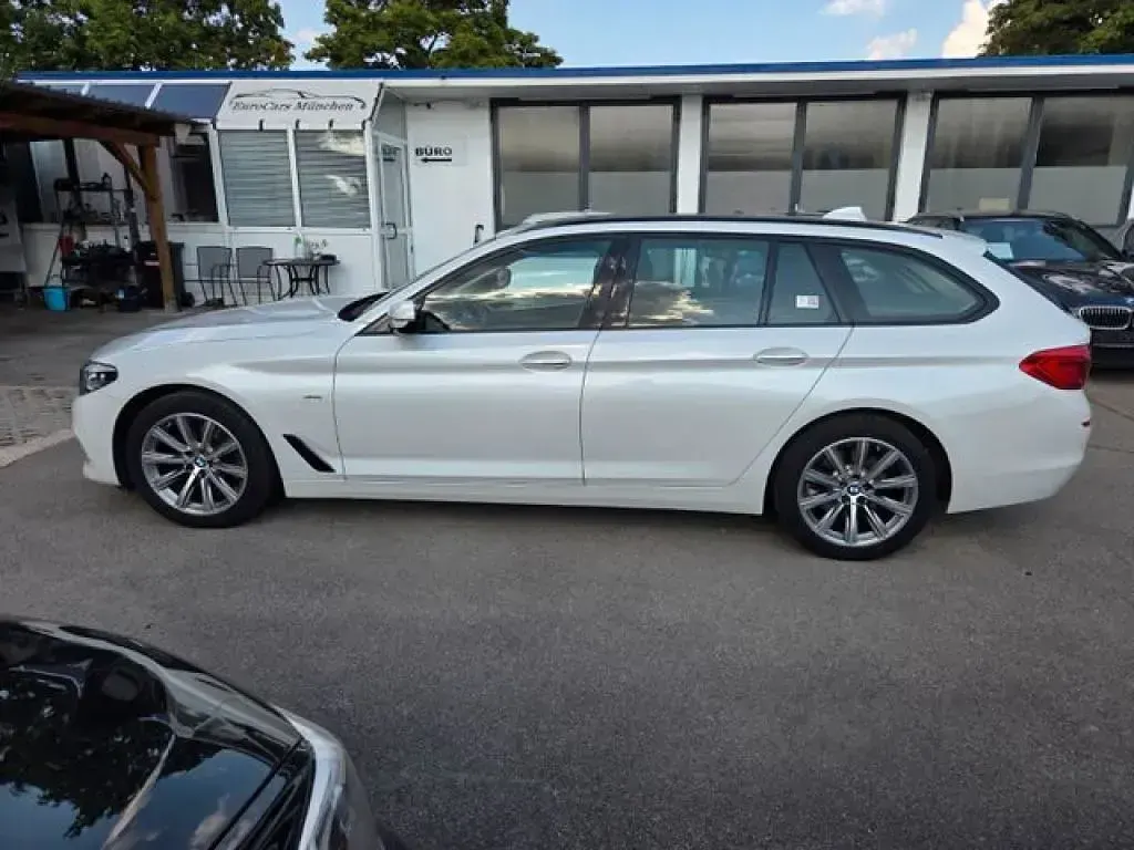 Gebraucht BMW 520 Shadowline 190 PS (139 kW) 2017 Weiß Kombi