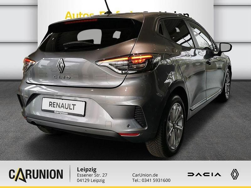 Gebraucht Renault Clio V Evolution 101 PS (74 kW) 2024 Dolomitgrau (grau) Limousine
