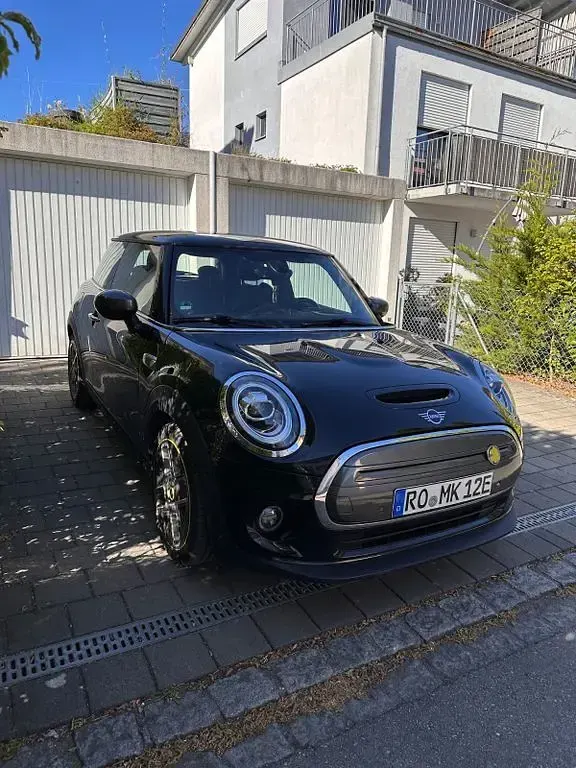 Second-hand Mini Cooper SE 135 kW (184 CP) 2021 Negru Hatchback