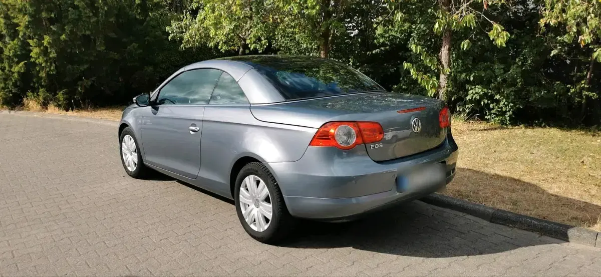 Gebraucht VW Eos 140 PS (102 kW) 2010 Grau Cabrio