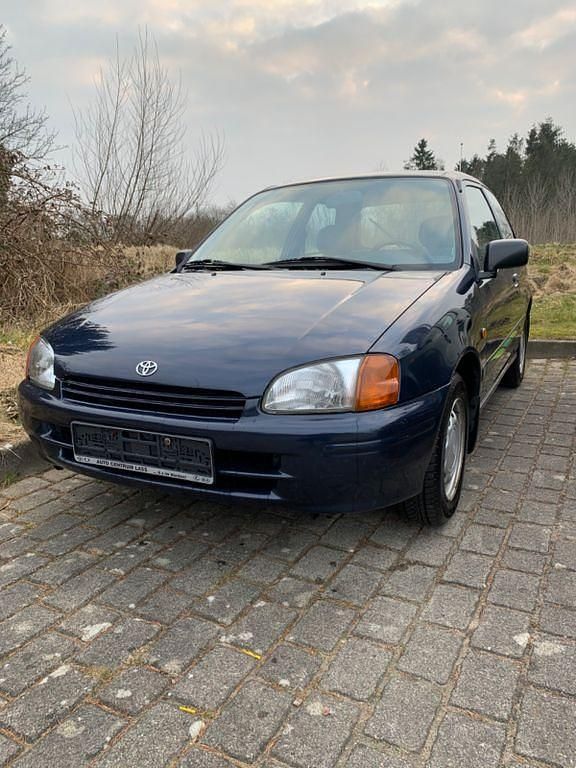 Gebraucht Toyota Starlet 75 PS (55 kW) 1996 Blau Kleinwagen