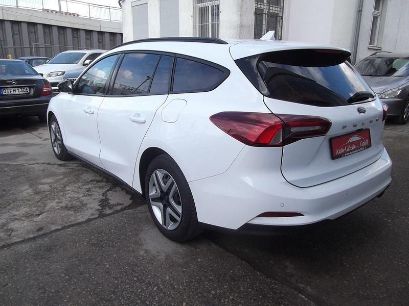 Gebraucht Ford Focus Cool & Connect 120 PS (88 kW) 2022 Weiß Kombi