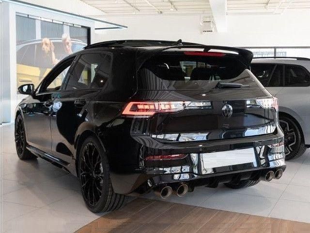 Ny VW Golf VIII R 333 HK (244 kW) 2025 Sort Sedan