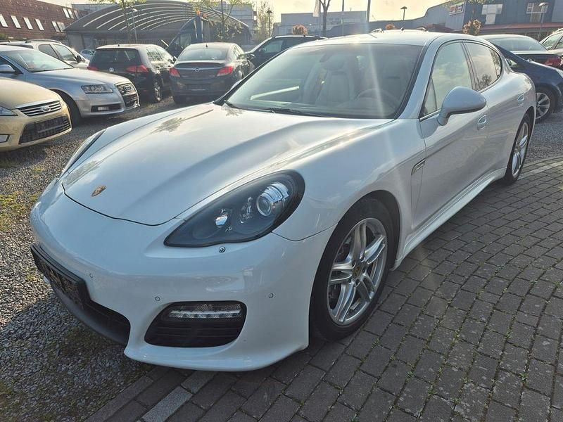 Pure white Gebraucht 2013 Porsche Panamera 4 Platinum Edition Limousine | 32.990 € (Etwas zu teuer) - Bild 1/4