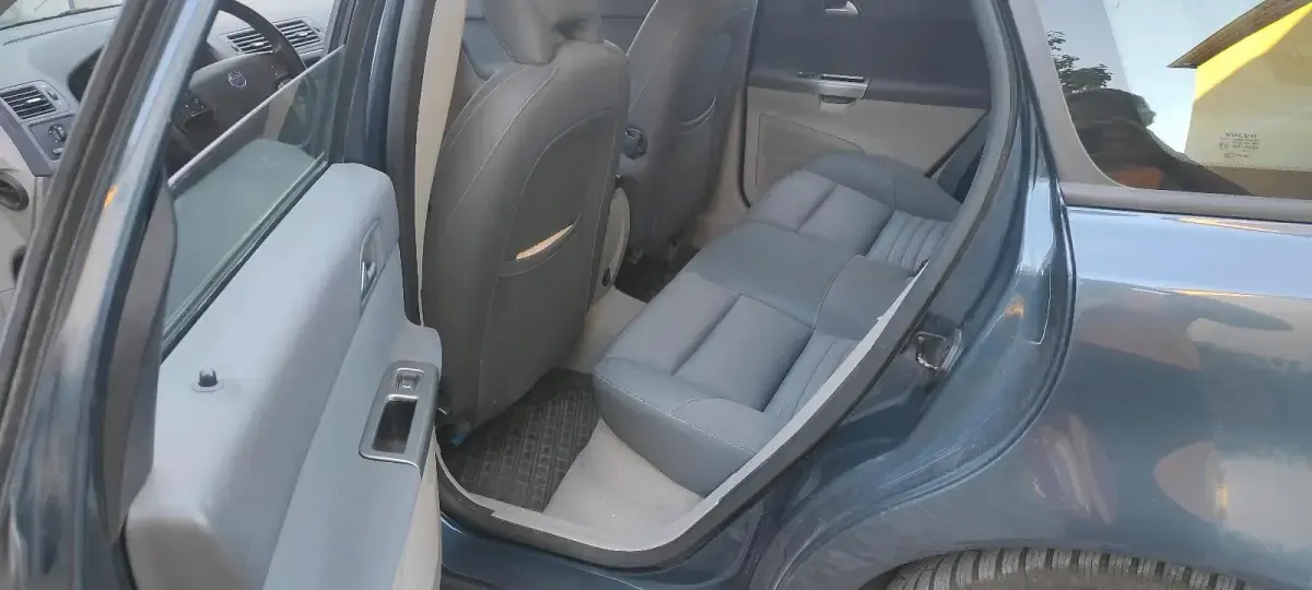 Gebraucht Volvo V50 122 PS (89 kW) 2009 Blau Kombi