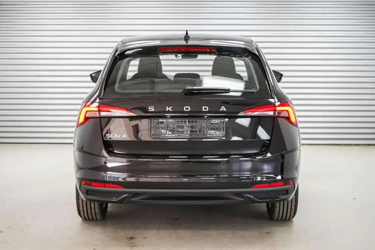 Neu Skoda Scala Selection 116 PS (85 kW) 2026 Black magic metallic (1z) Kleinwagen